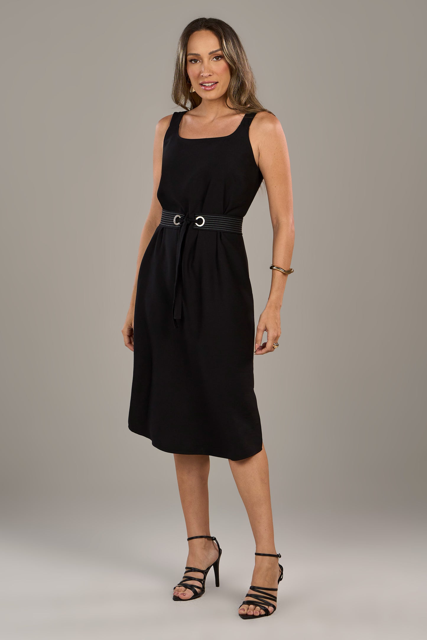 Vestido com fenda transpassado preto